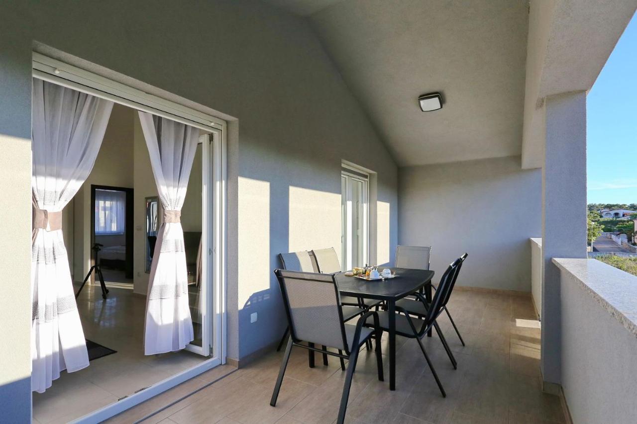 Apartments Lisac Вир Экстерьер фото