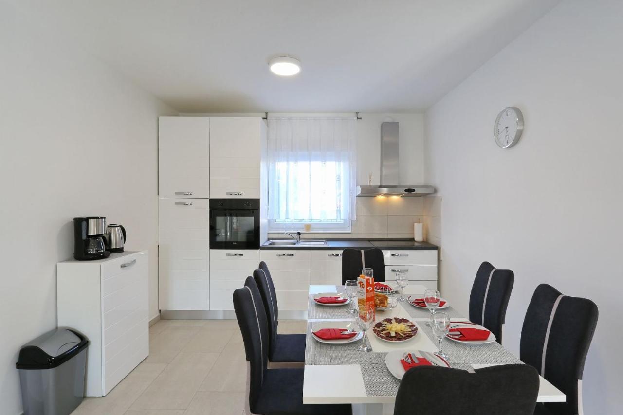 Apartments Lisac Вир Экстерьер фото