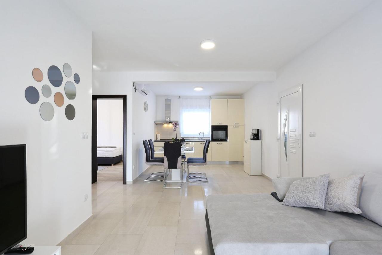 Apartments Lisac Вир Экстерьер фото