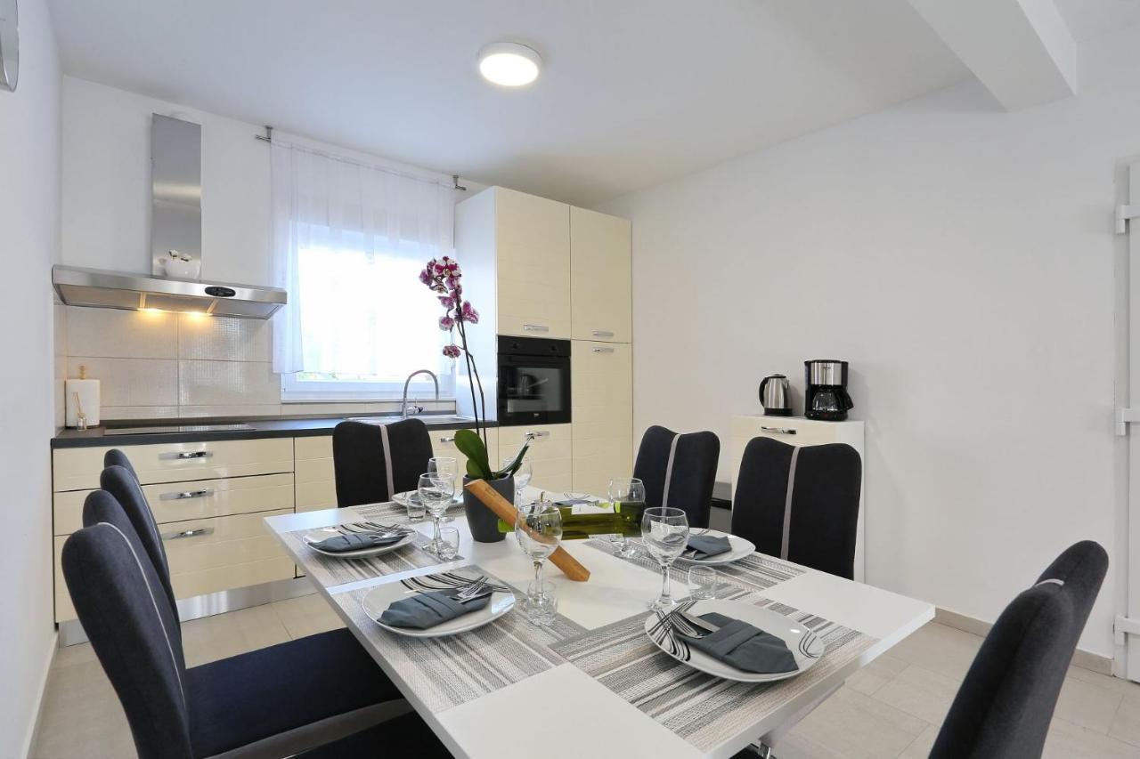 Apartments Lisac Вир Экстерьер фото