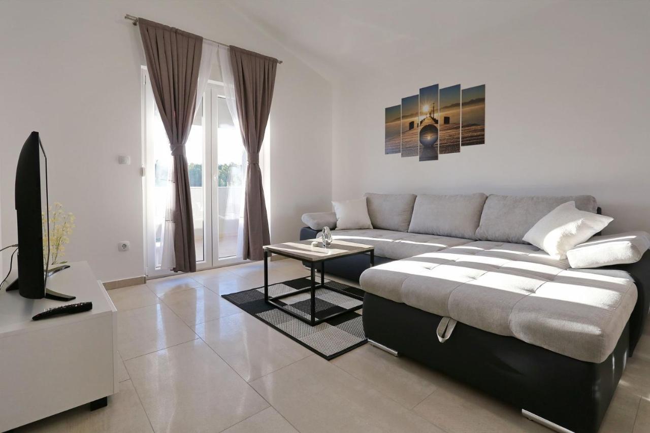 Apartments Lisac Вир Экстерьер фото