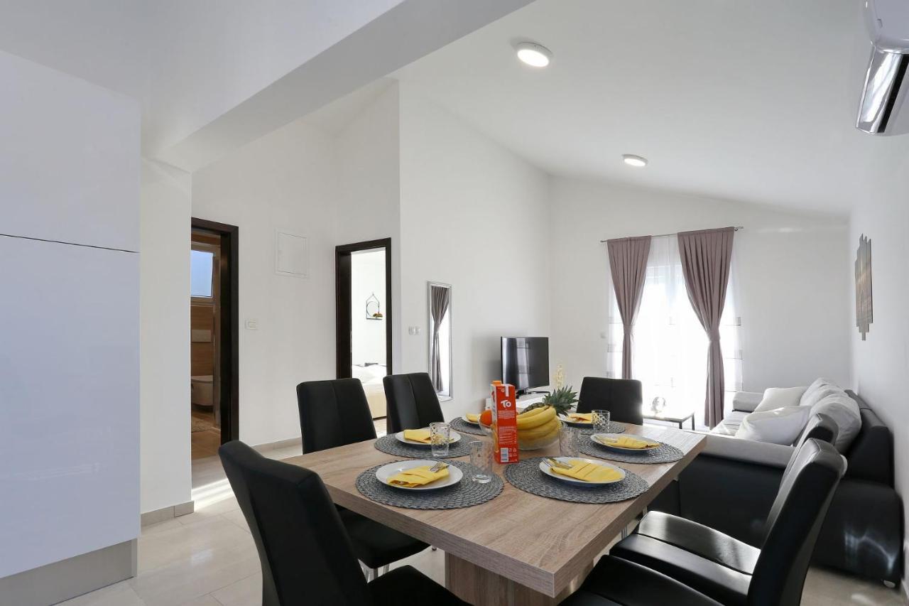 Apartments Lisac Вир Экстерьер фото