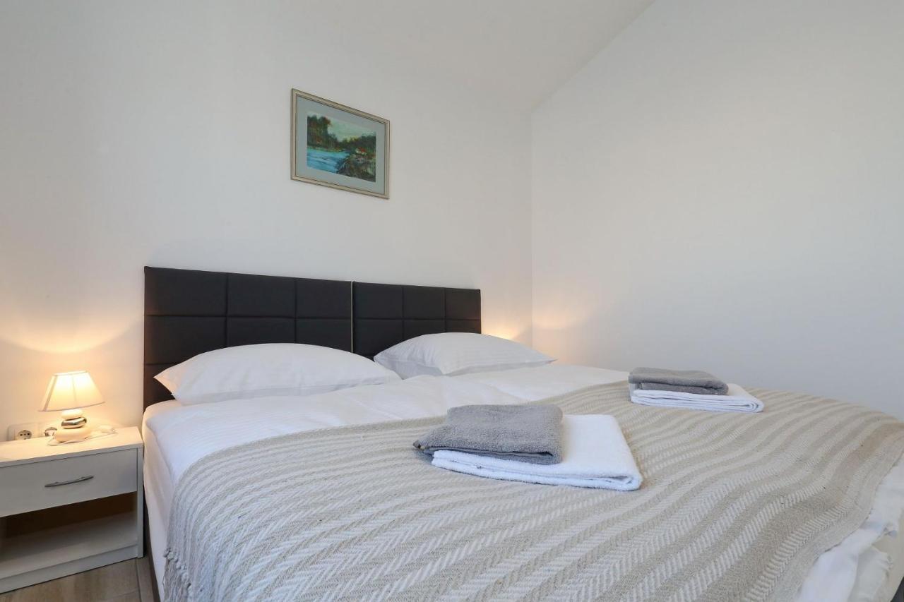 Apartments Lisac Вир Экстерьер фото