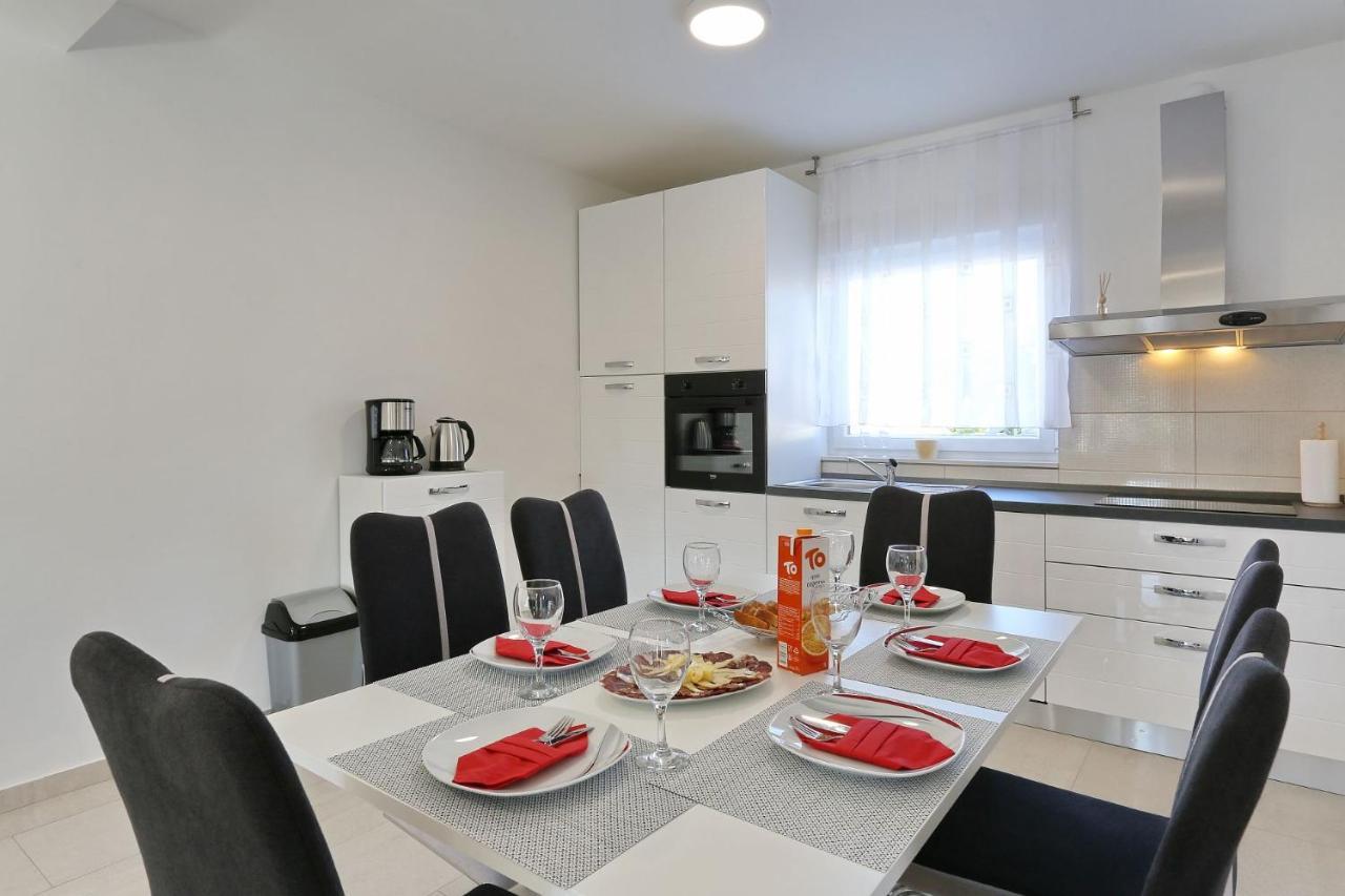 Apartments Lisac Вир Экстерьер фото