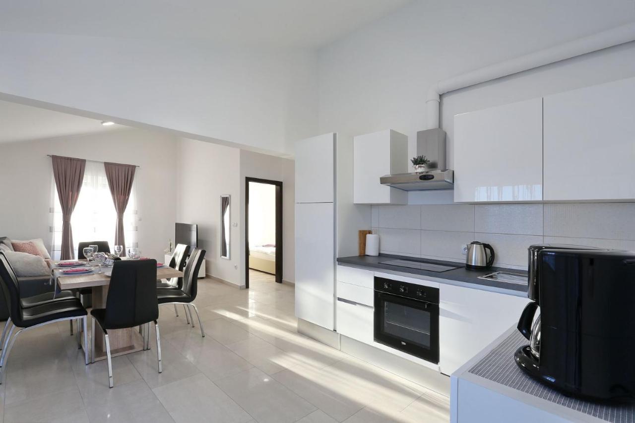 Apartments Lisac Вир Экстерьер фото